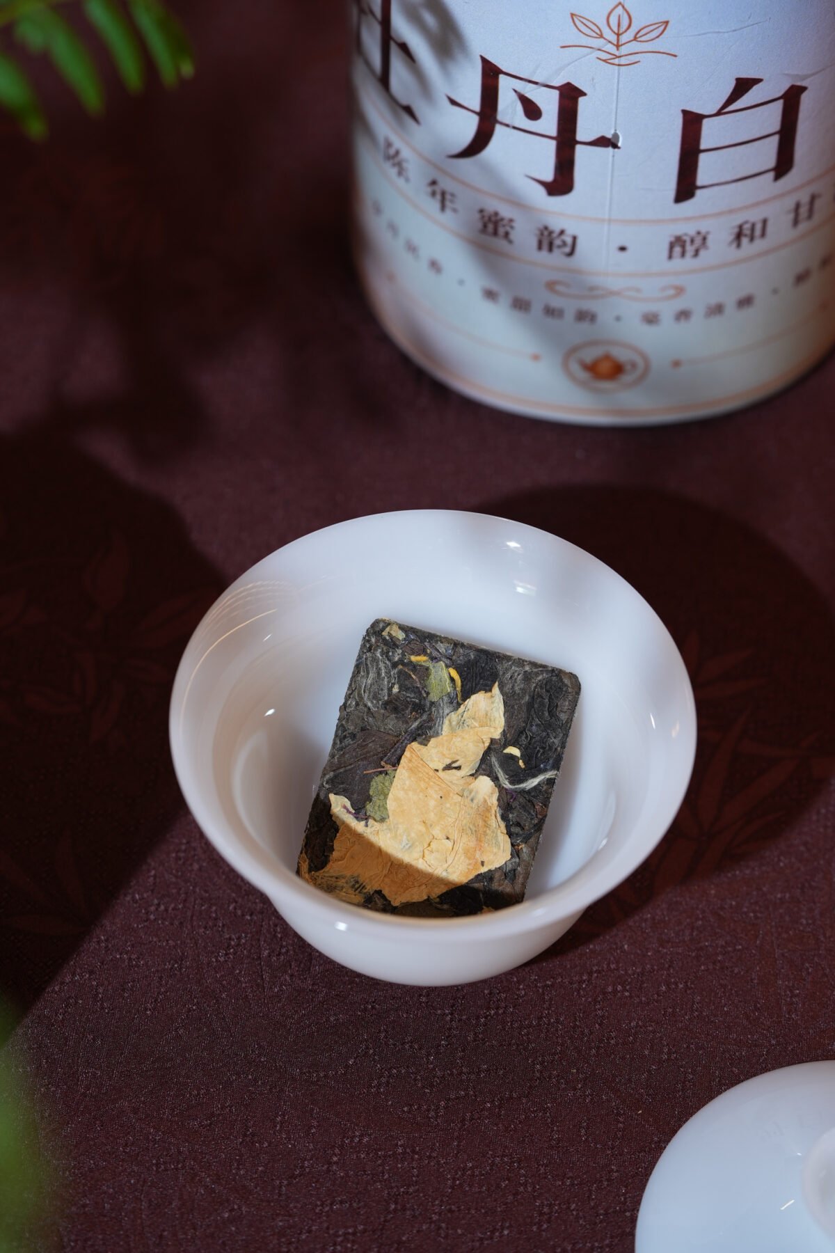 Peony White Tea: A Breathtaking 2-in-1 Floral Herbal Tea with Aged White Tea Depth