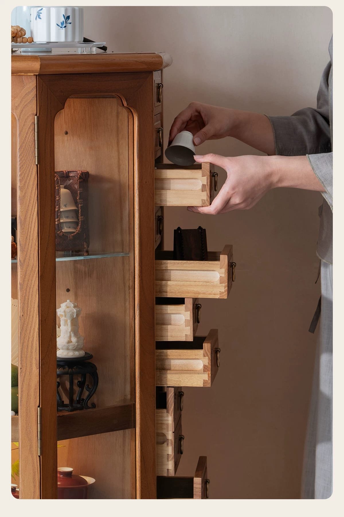adjustable shelf storage